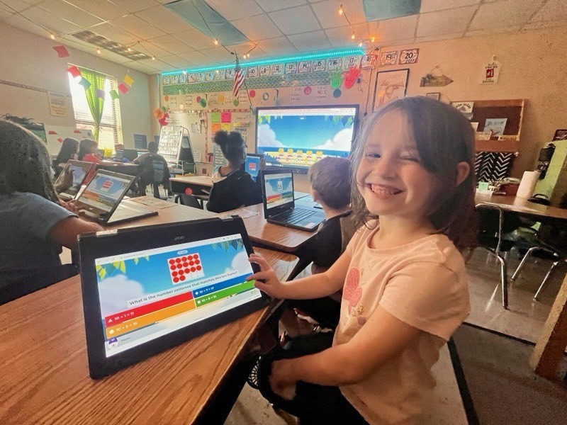 Students playing Kahoot.